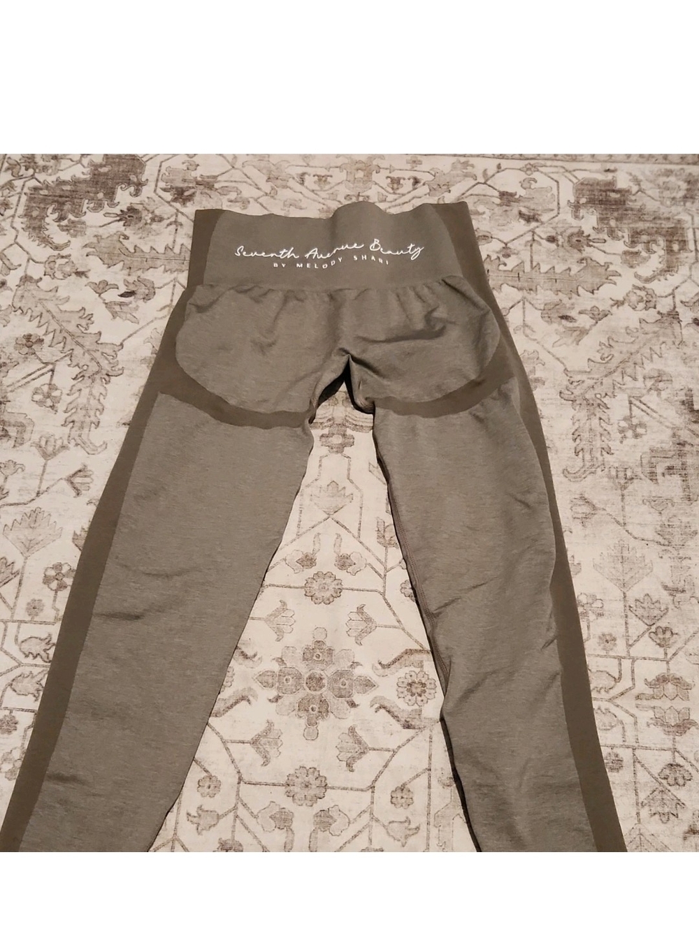 Seventh Avenue Beauty Olive High-Waist Leggings